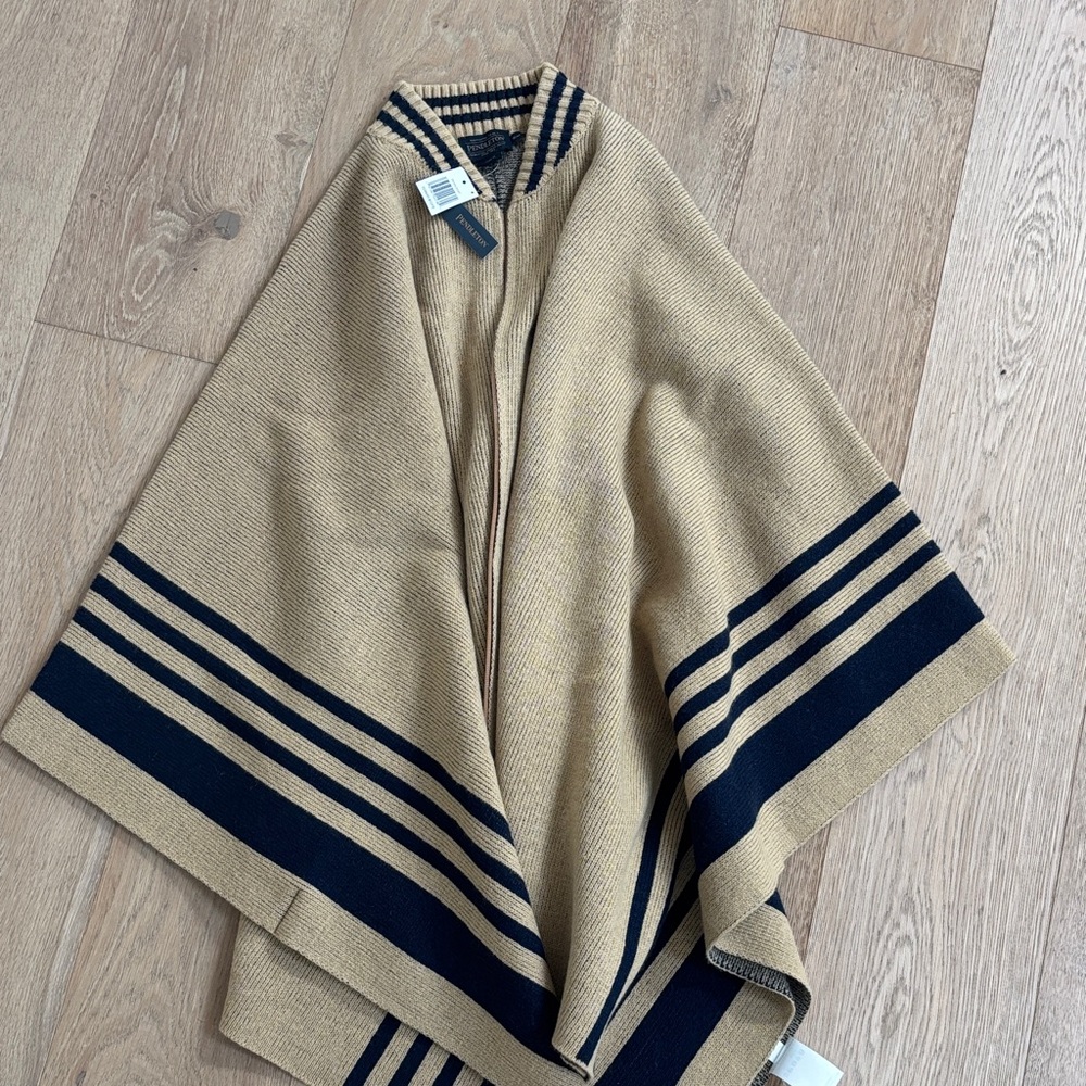 Women’s NWT Pendleton Tan and Black Cape size s/m